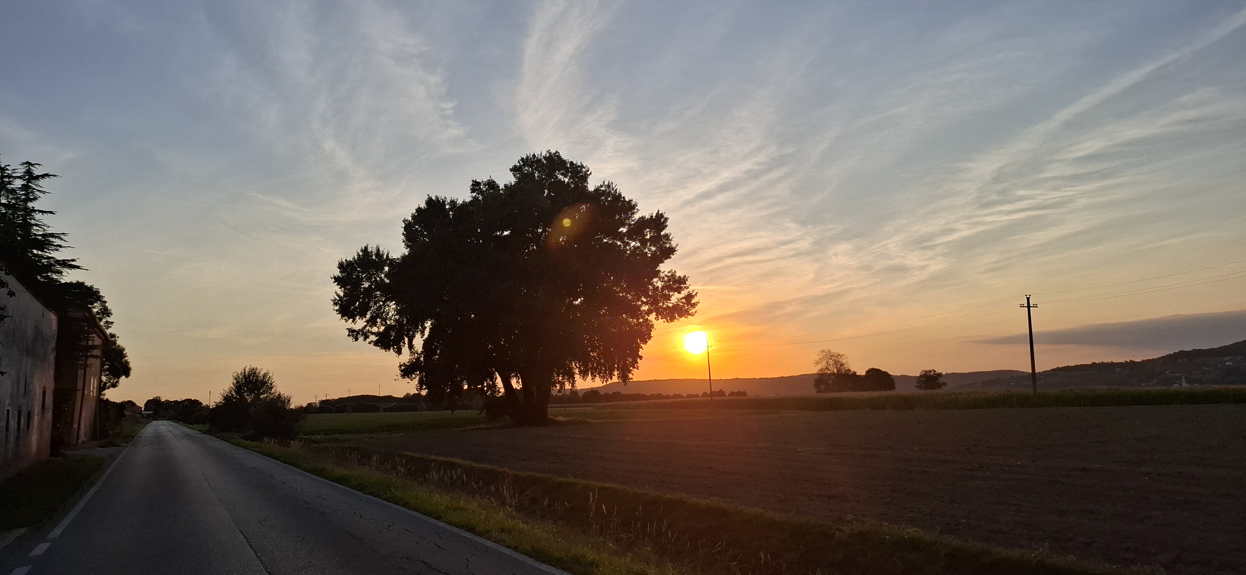 Un tramonto tra acqua e storia: passeggiata all’Anello di Campiglia dei Berici