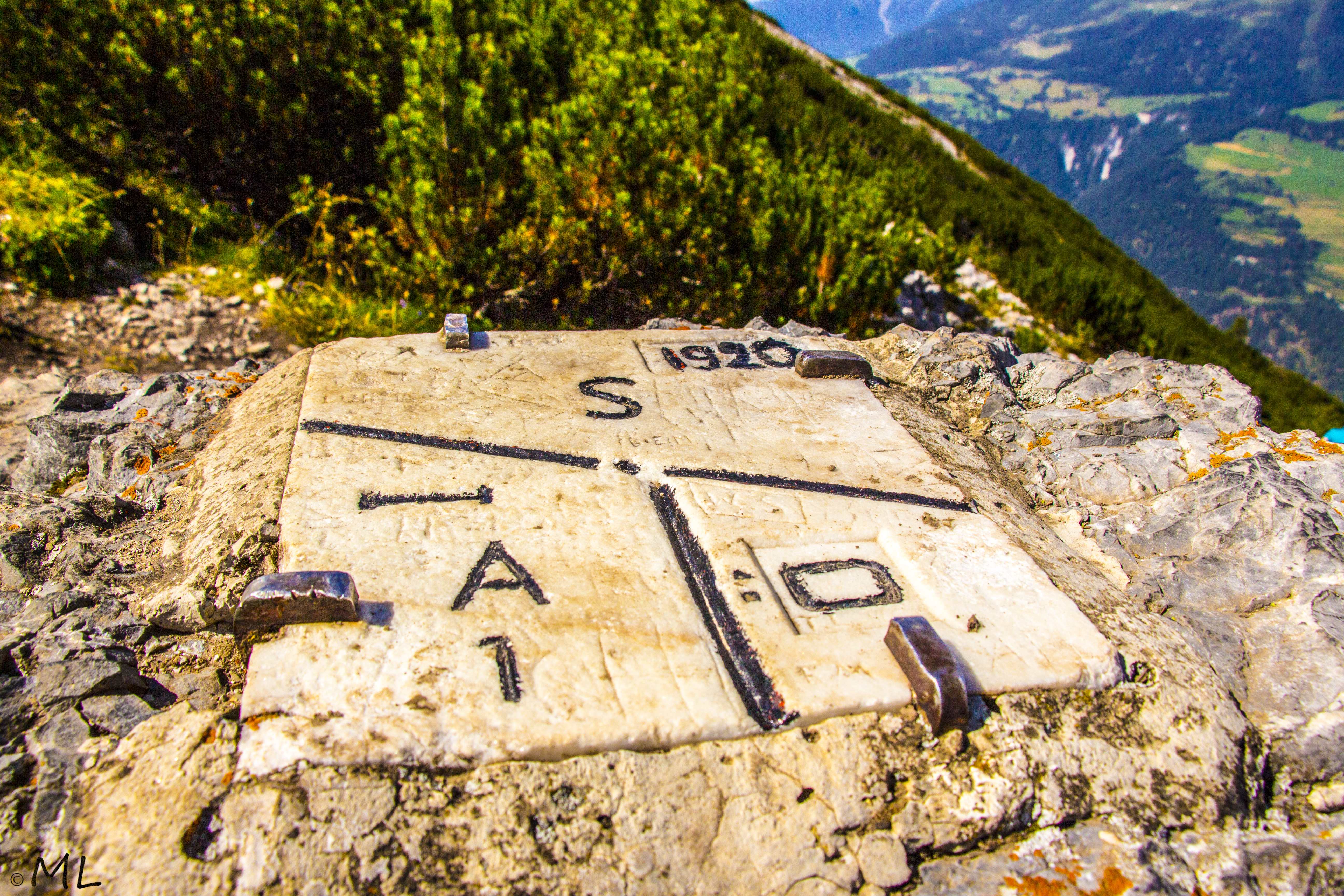 Tre Nazioni in un Solo Passo: L’Escursione Panoramica da Malga Resia al Cippo dei Tre Confini